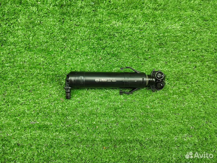 Форсунка омывателя фары правая VW tiguan VAG