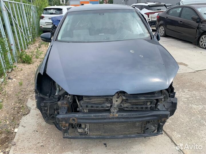 Volkswagen Golf 1.6 МТ, 2012, битый, 250 000 км