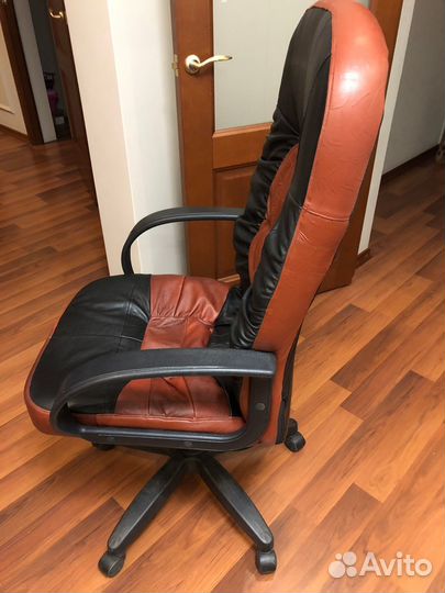 Компьютерное кресло