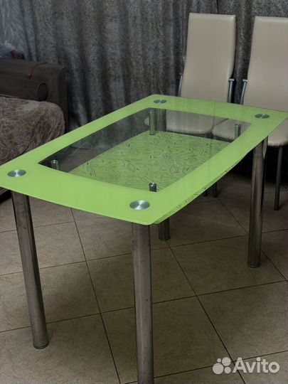 Стол стеклянный