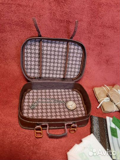 Винтажный чемодан с наполнением(миниатюра)