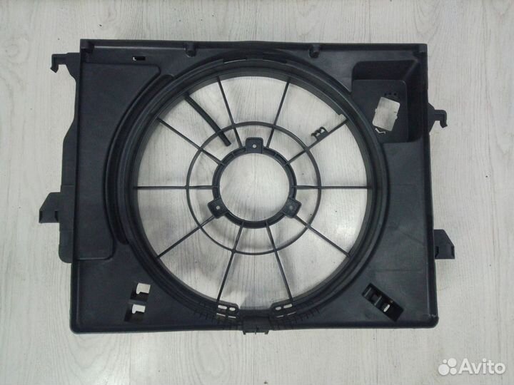 Вентилятор охлаждения двигателя диффузор KIA RIO 3