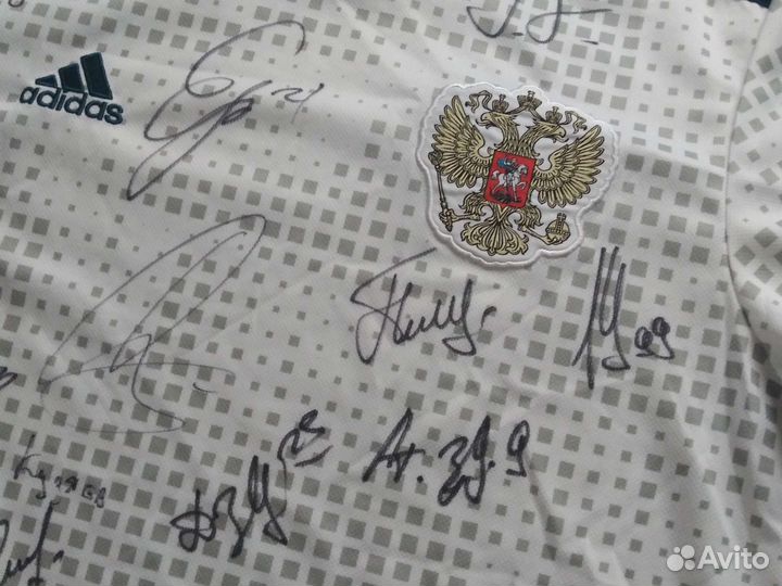 Футболка сборной России по футболу с автографами