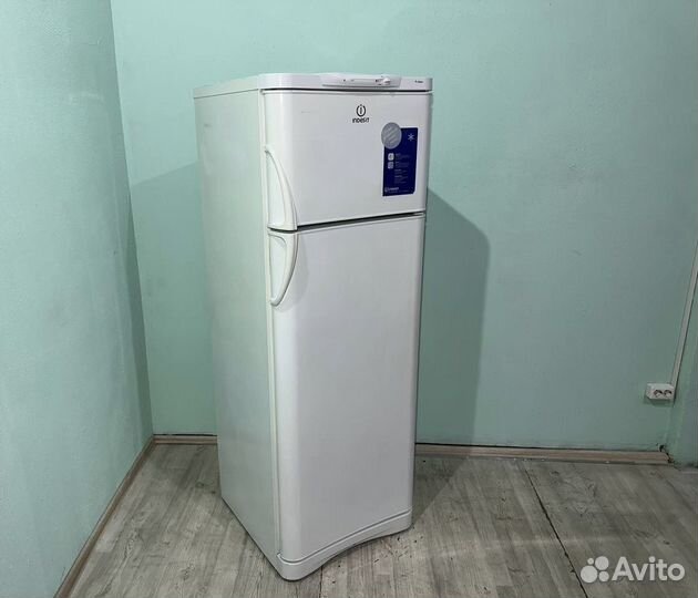 Холодильник бу indesit