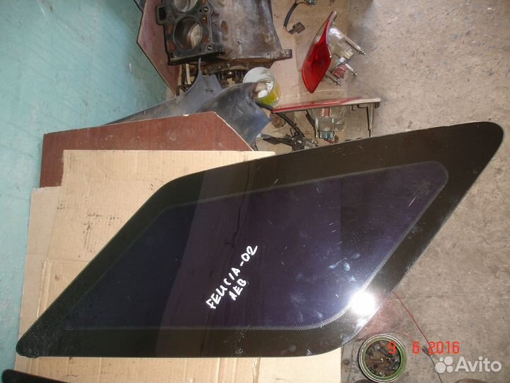 Стекло заднего крыла на универсал Skoda Felicia