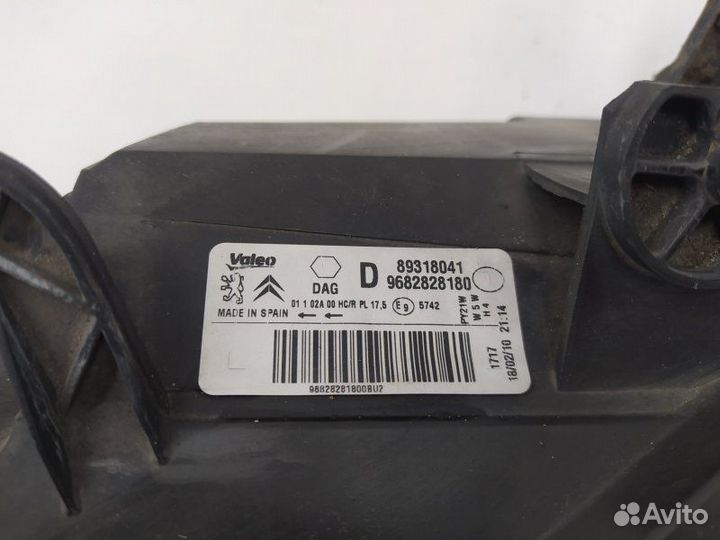 Б/У Б/У Фара правая Европа. 9682828180