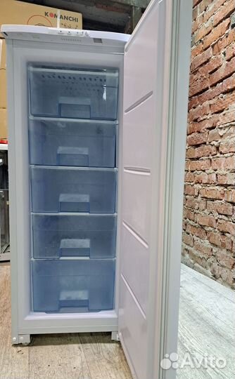 Холодильник /Морозильник Бирюса 140x55x50см