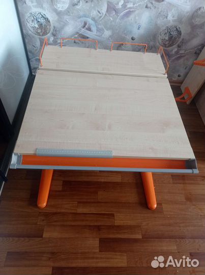 Письменный стол школьника