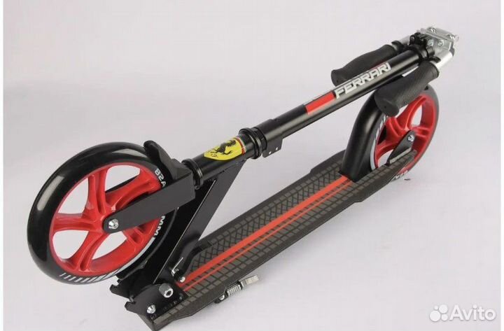 Самокат Ferrari