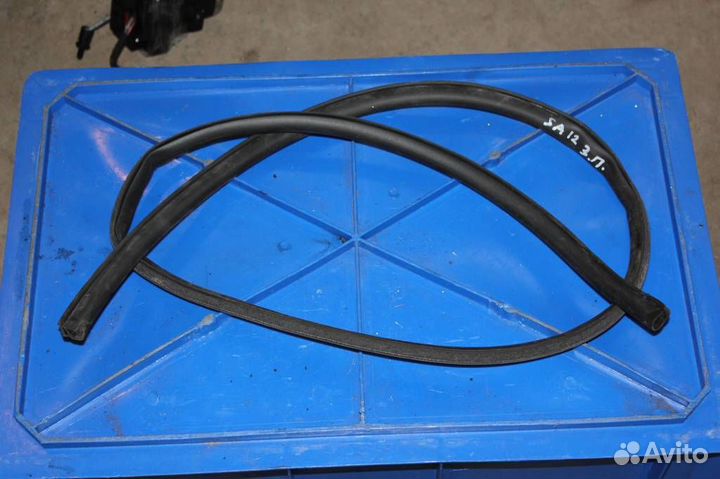 Уплотнитель двери задней правой наружный Audi A5