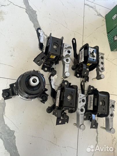 Камри v70-75 Подушки двигателя