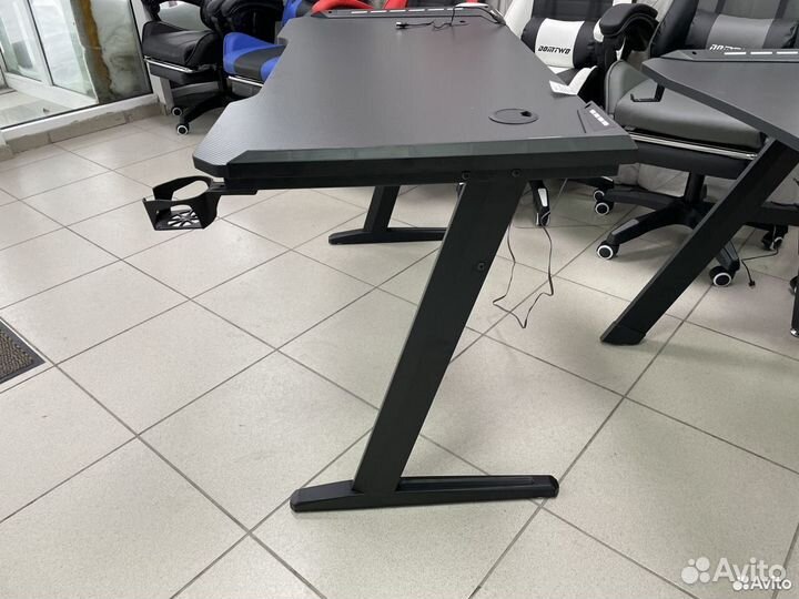 Компьютерный стол, карбон с подсветкой