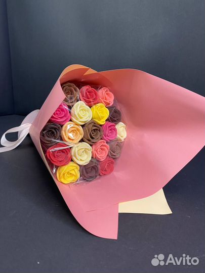 Букет - 19 роз из Бельгийского Шоколада