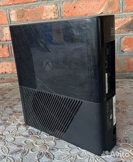 Xbox 360E 500gb + kinect