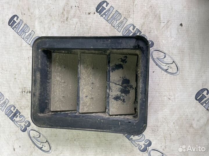 Решётка вентиляции Mitsubishi Outlander 1