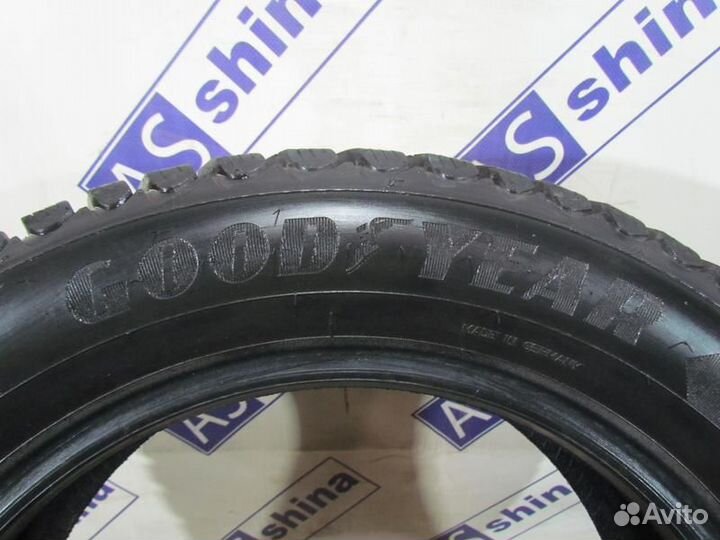 Goodyear UltraGrip Ice Arctic SUV 215/60 R17 89H