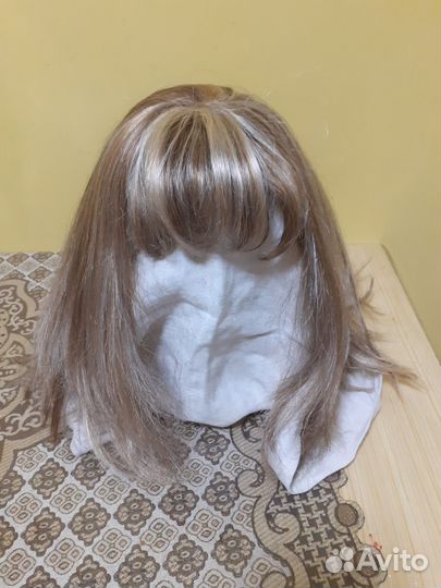 Парики женские
