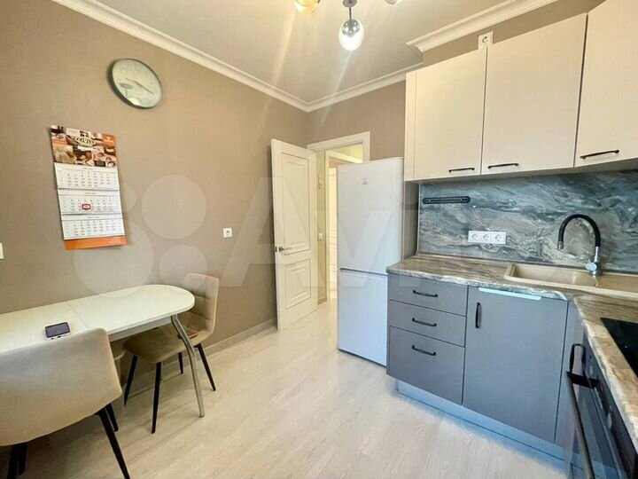 2-к. квартира, 50 м², 10/17 эт.