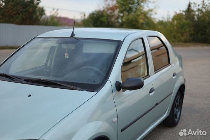 Renault Logan 1.6 МТ, 2006, 275 300 км