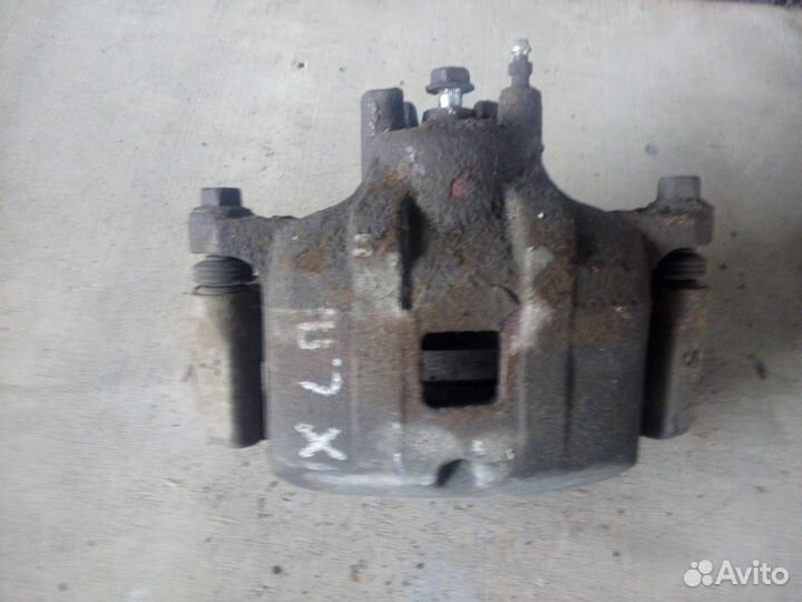 Mitsubishi Lancer X Суппорт передний левый