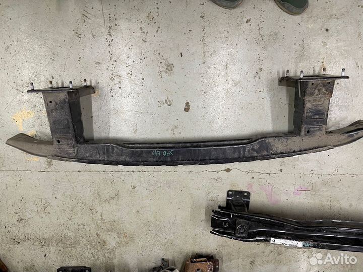 Усилитель бампера заднего GLE