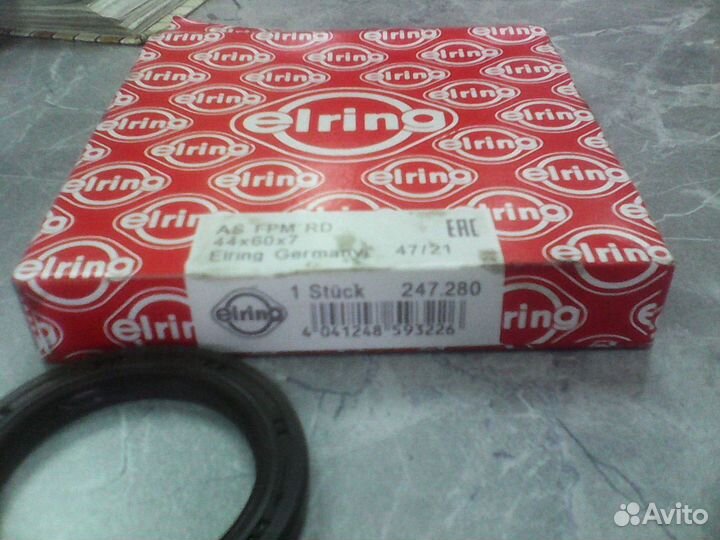 Сальник коленвала