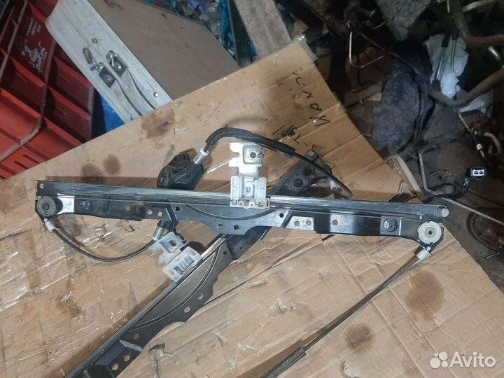 Стеклоподъемник передний левый infiniti qx56