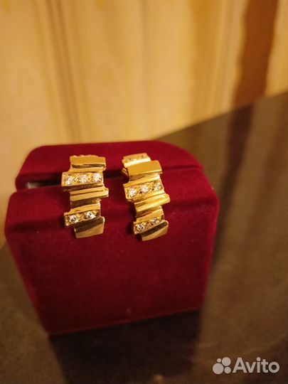 Золотые серьги 750 проба и серьги 585 проба