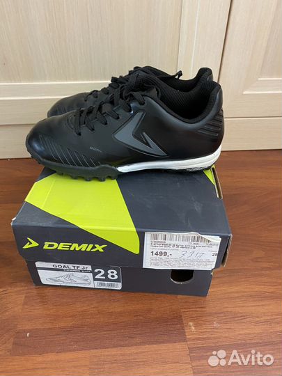 Детские футбольные бутсы 28 размера demix