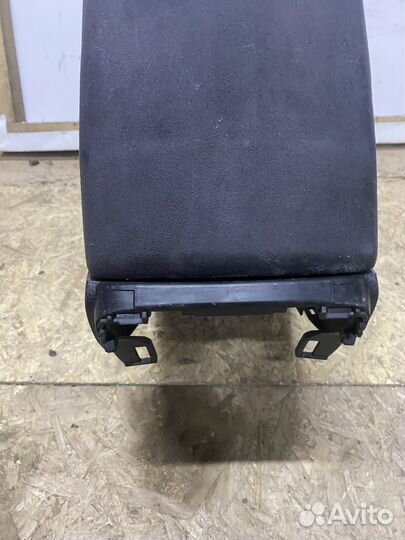 Nissan Teana J32 подлокотник