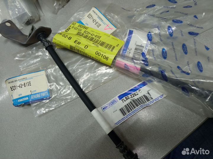 Шланг тормозной задний правый mazda tribute 2001)