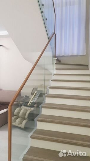 Ограждения для лестниц и балконов из стекла