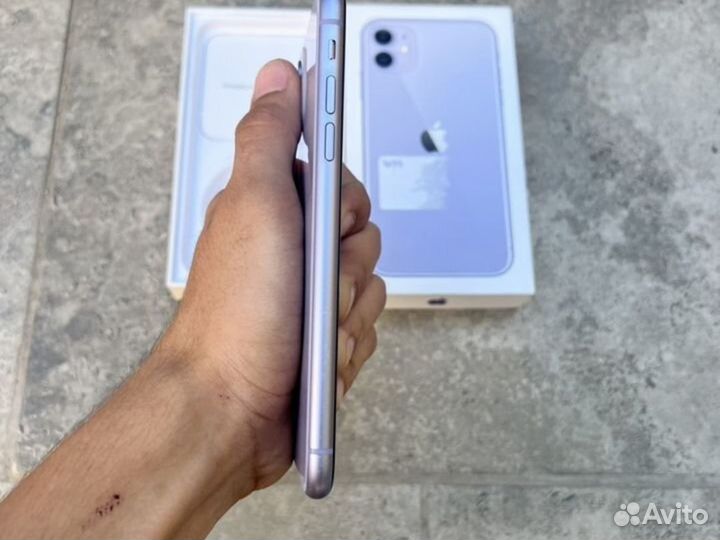 iPhone 11, 64 ГБ