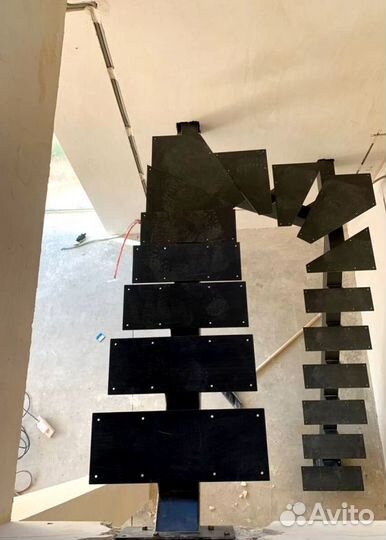 Лестница с забежными ступенями