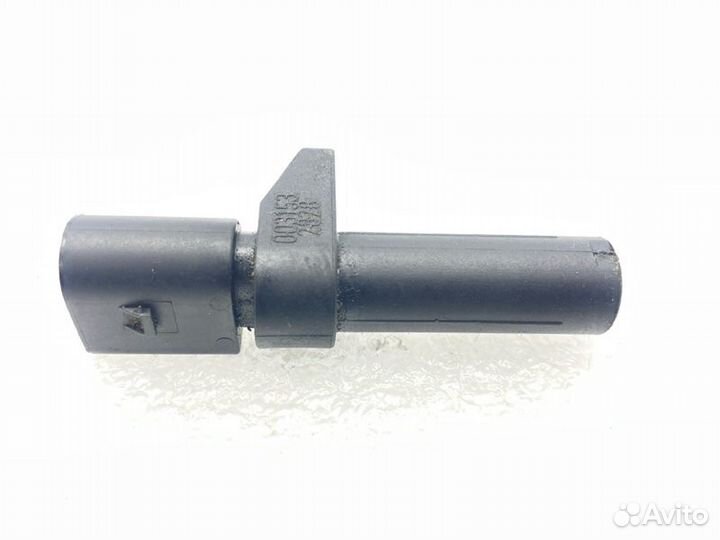 Датчик положения коленвала Mercedes-Benz C-Class