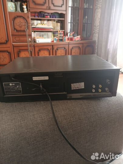Видеомагнитофон lg