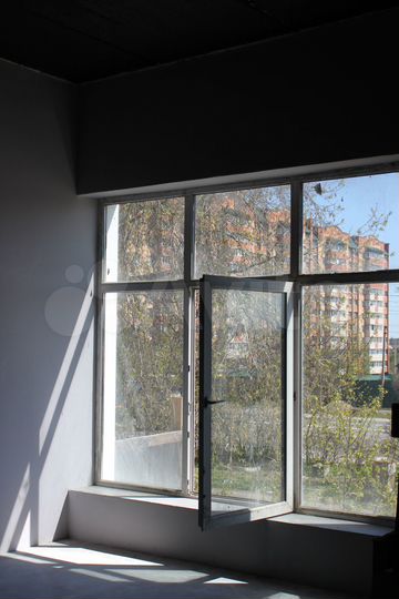 Здание, 2524 м²