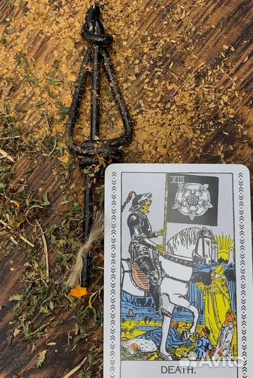 Восковая свеча 