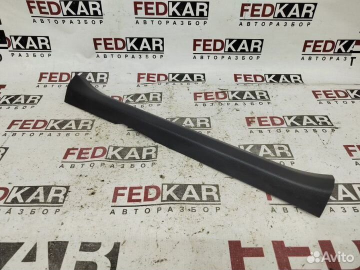 Накладка на порог салона передняя левая Toyota