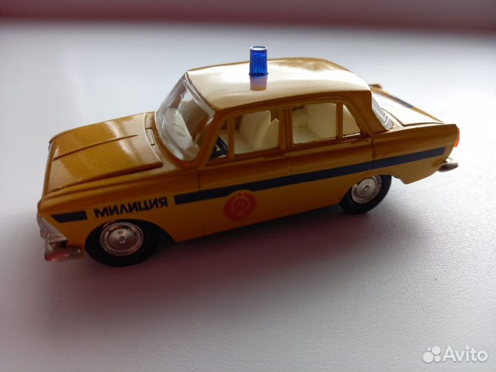Модель СССР 1:43 Москвич 412 милиция