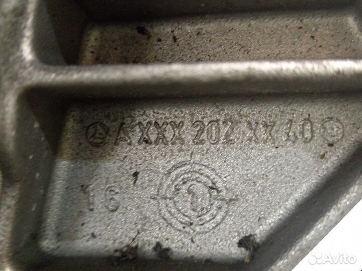 Кронштейн генератора