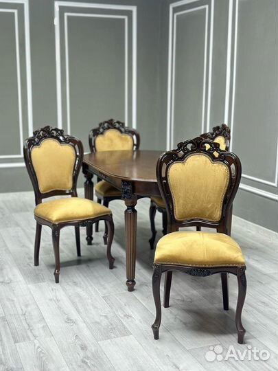 Стол и стулья новые