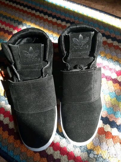 Кроссовки новые