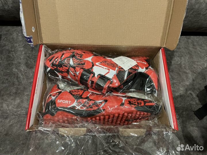 Детские бутсы футбольные сороконожки