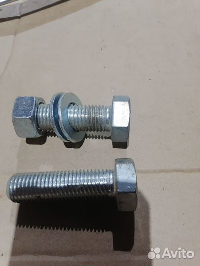 Болт м2070 с гайкой и шайбой новые
