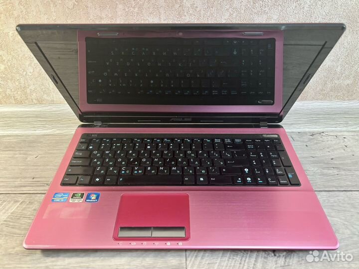 Asus i3+GeForce 520M+8gb+SSD128+320gb