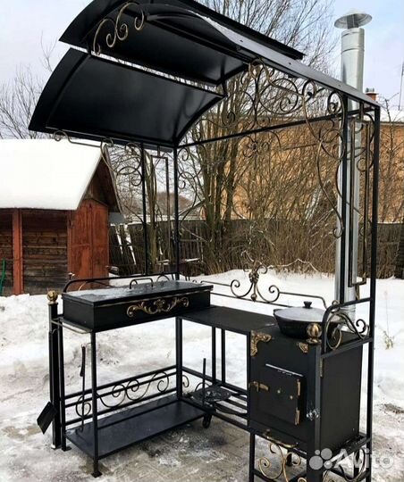 Мангал с крышей