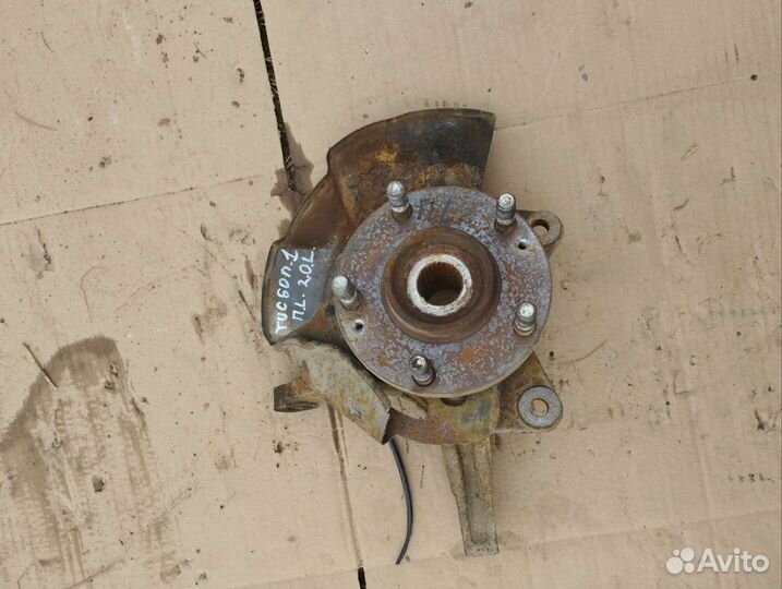 Передний левый поворотный кулак Hyundai Tucson