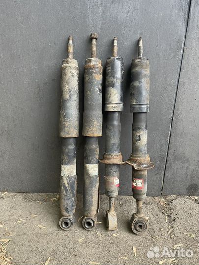 Амортизаторы Toyota Land cruiser 200