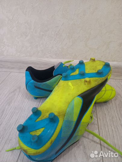 Футбольные бутсы puma